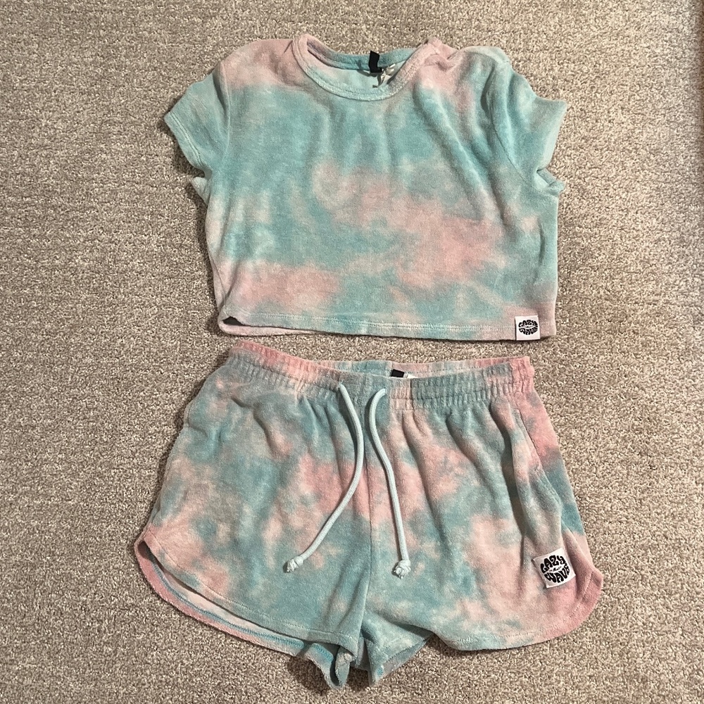 H&M “Lazy Wave” matching pajama set.